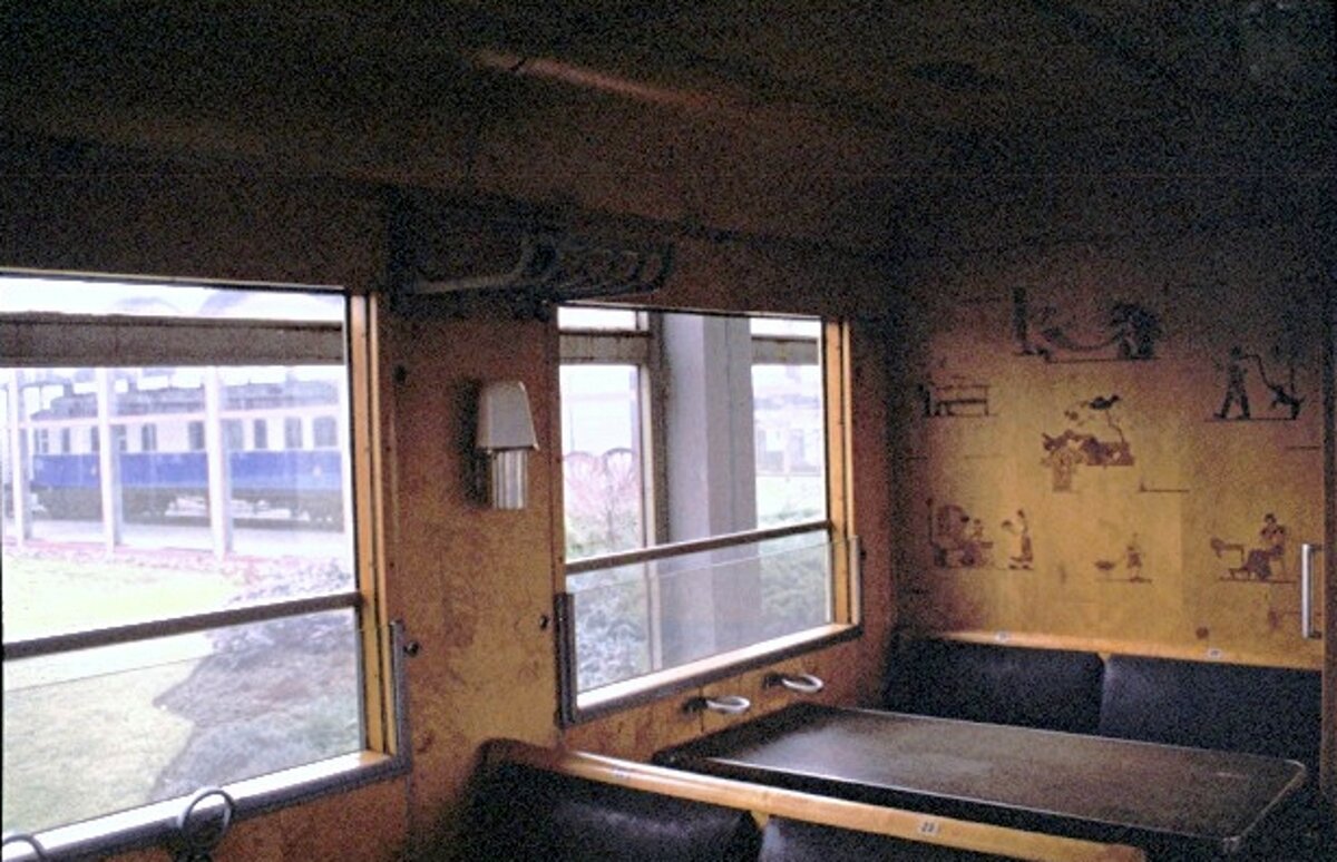 SVT 137 277 im LHB / Alstom Werksmuseum in Salzgitter-Watenstedt im Februar 1980. Speisebereich.