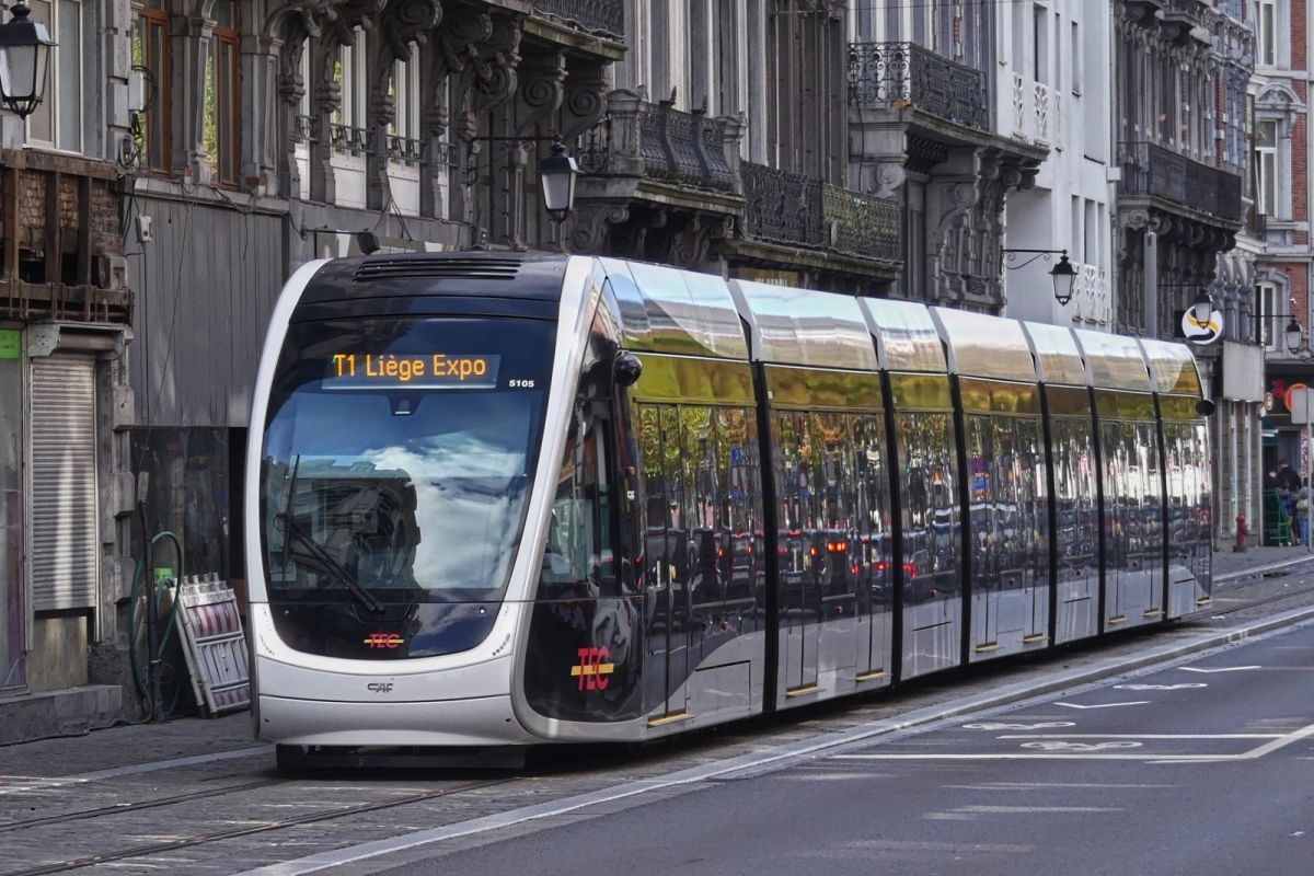 Tram 5105 unterwegs in der Rue Lopold in Lttich. 18.09.2025