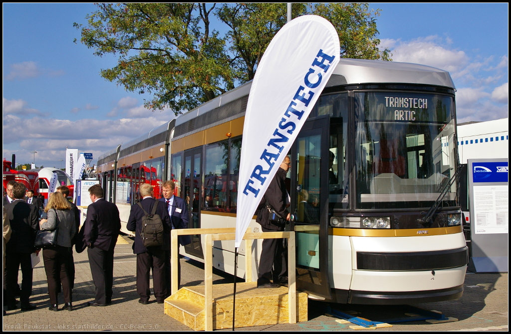 Transtech Artic Low-floor Tram.

Die vom finnischen Hersteller gebaute Straßenbahn Artic ist für anspruchsvolle Strecken und herausforderne Klimabedingungen konzipiert. So wurden bereits 82 dieser Bahnen an Helsinki ausgeliefert. Die Tram stand während der InnoTrans 2014 in Berlin auf dem Freigelände.

Daten: Länge 27.6 m, Sitzplätze 74, Stehplätze 125, Gewicht 41.6 t, Geschwindigkeit 80 km/h.

Webseite (deutsch): http://www.transtech.fi/index.php?484
