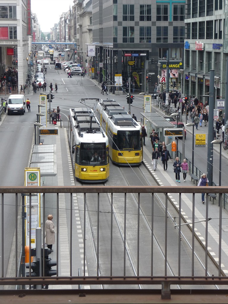 Treffen sich zwei GT6N an der Friedrichstrae ... [keine Pointe gefunden]
7.10.13