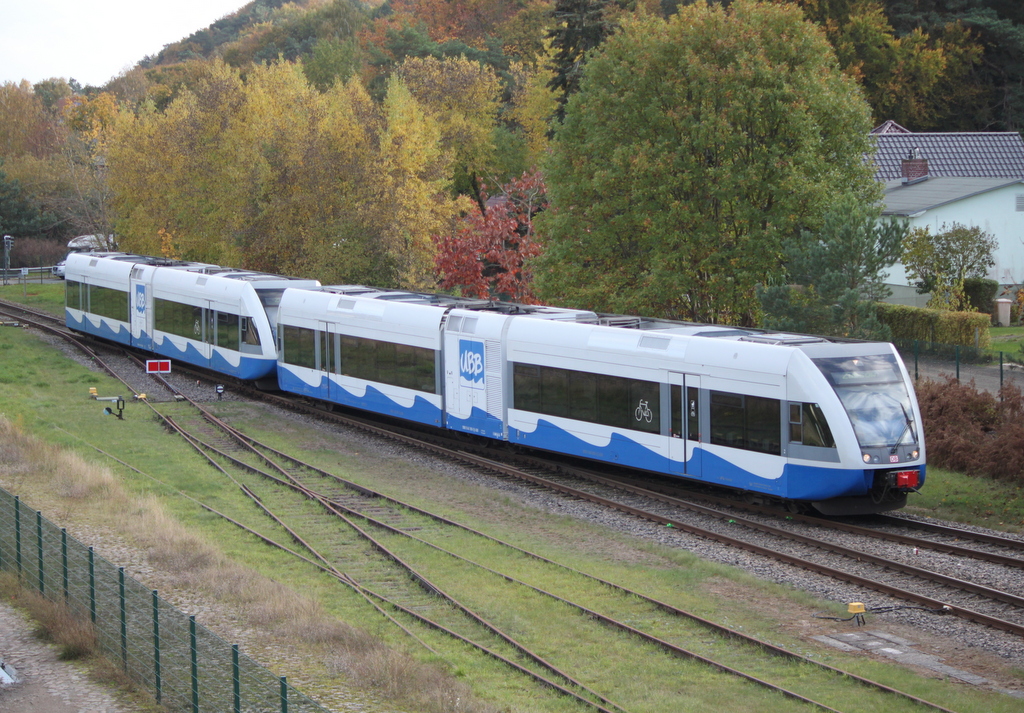 UBB 29426 von Swinoujscie Centrum nach Z�ssow bei der Einfahrt im Bahnhof Seebad Ahlbeck.22.10.2017
