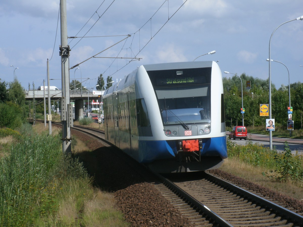 UBB 646 129-6 hatte,als UBB 29481 von Barth,noch knapp 2,4km bis zum Stralsunder Hbf zufahren,als Dieser,am 21.August 2013,den Hp Stralsund Gr�nhufe verlie�.
