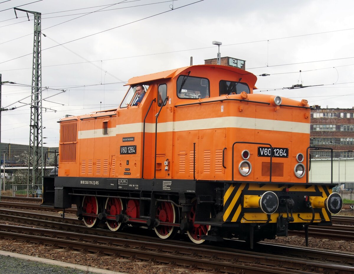 V 60 1264 im Bw Dresden Altstadt am 17.04.2015.