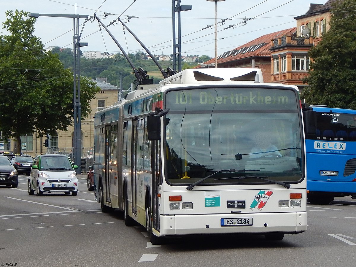 Van Hool AG300T der St�dtischer Verkehrsbetrieb Esslingen in Esslingen.