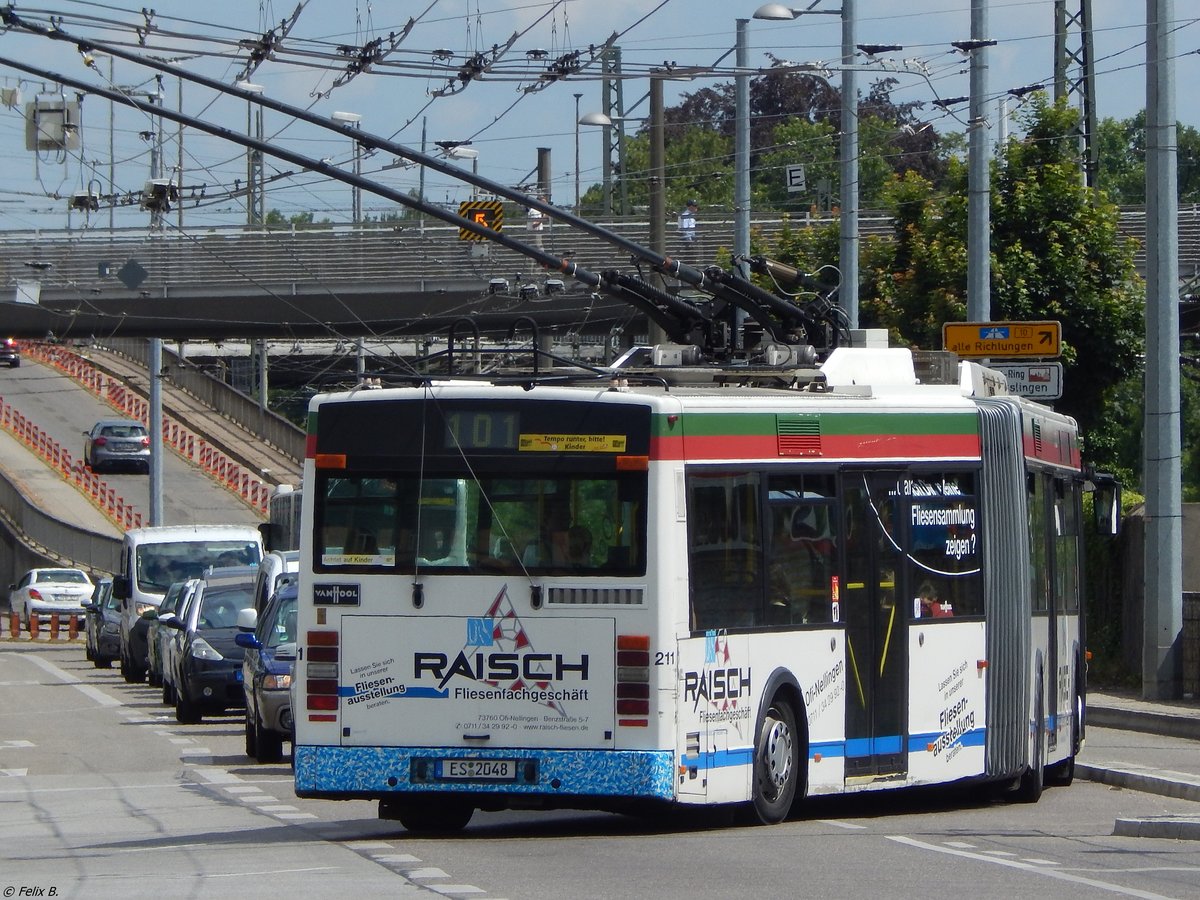 Van Hool AG300T der St�dtischer Verkehrsbetrieb Esslingen in Esslingen.