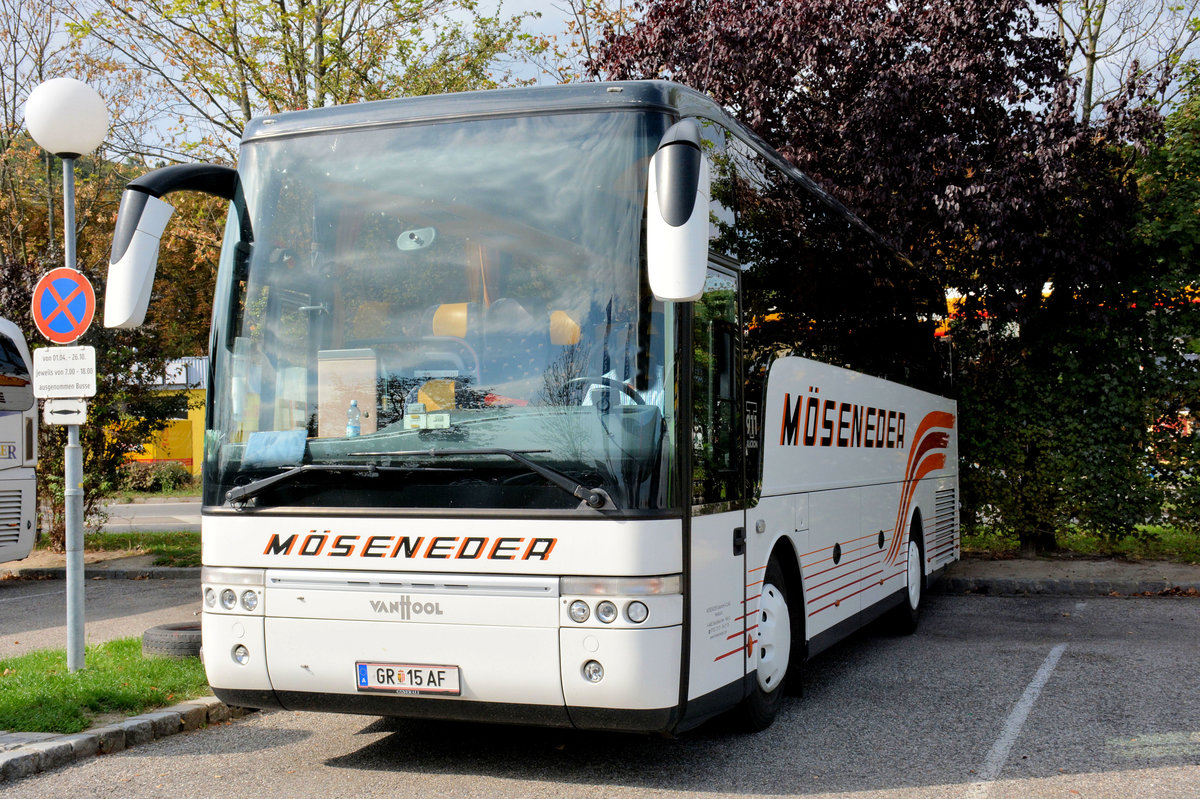 Van Hool T911 Alicron von M�seneder Reisen aus �sterreich in Krems.