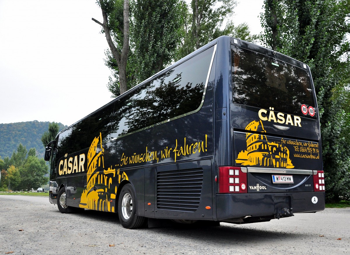 Van Hool T915 Alicron von C�sar Reisen aus �sterreich im Herbst 2013 in der Wachau (N.�.)gesehen.