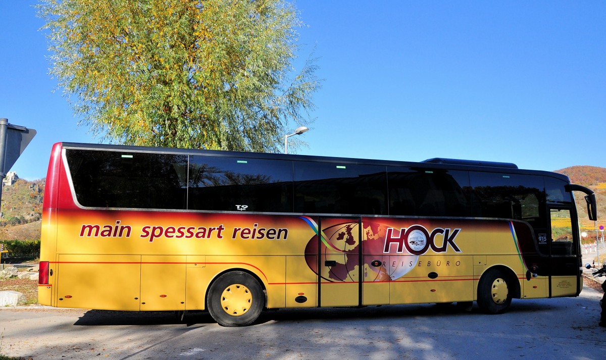 Van Hool T915 Alicron vom Reiseb�ro Hermann Hock/BRD im Oktober 2013 in Krems gesehen.