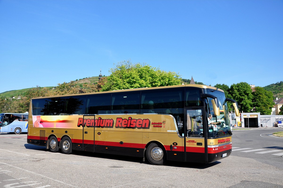 Van Hool T916 Acron von Premium Reisen aus der BRD in Krems gesehen.