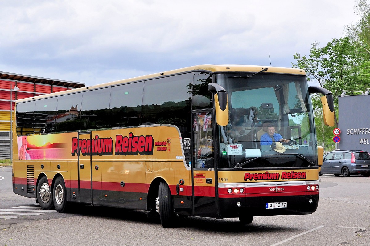 Van HOOL T916 Acron von Stephan Goldhahn aus Deutschland am 11.5.2014 in Krems gesehen.