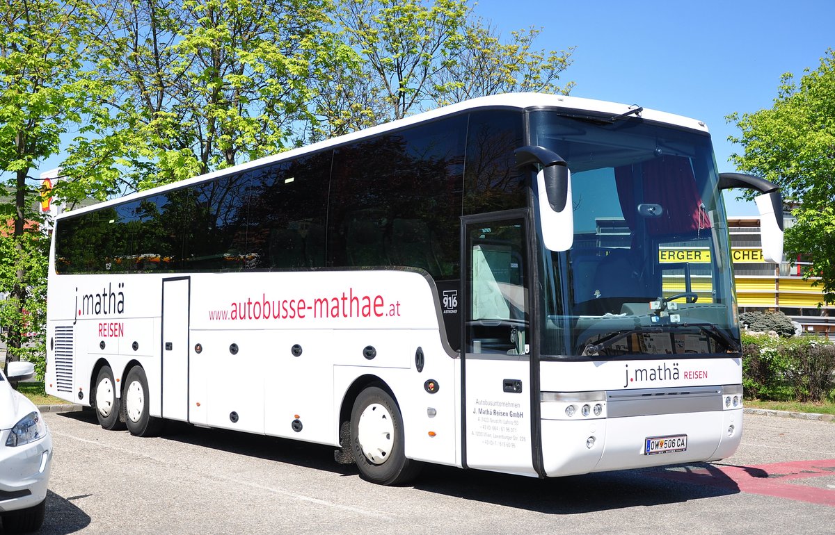 Van Hool T916 Astronef von Math� Reisen aus �sterreich in Krems gesehen.