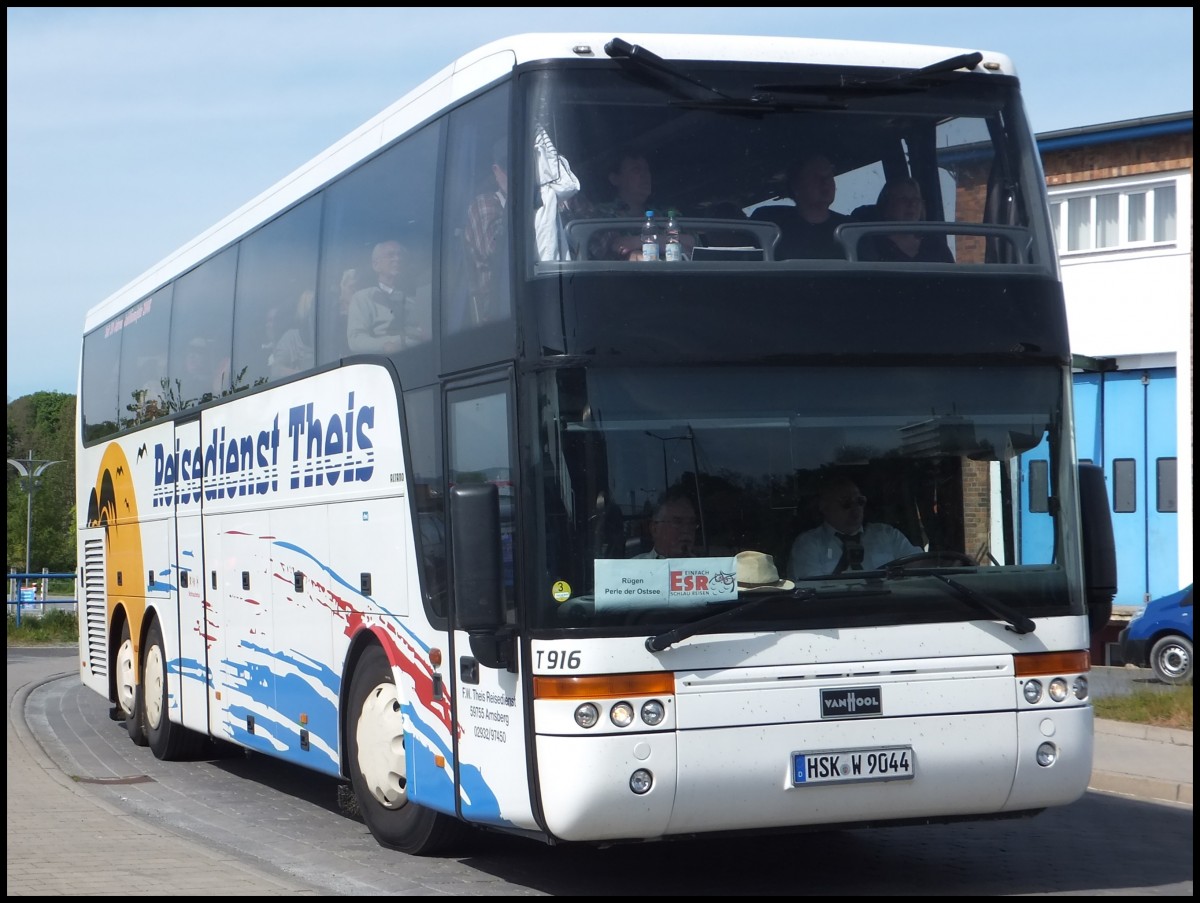 Van Hool T916 vom Reisedienst Theis aus Deutschland im Stadthafen Sassnitz.