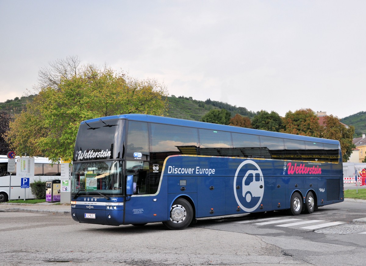 VAN HOOL T919 Altano von Wetterstein Reisen aus Tirol/�sterreich am 9.9.2014 in Krems gesehen.