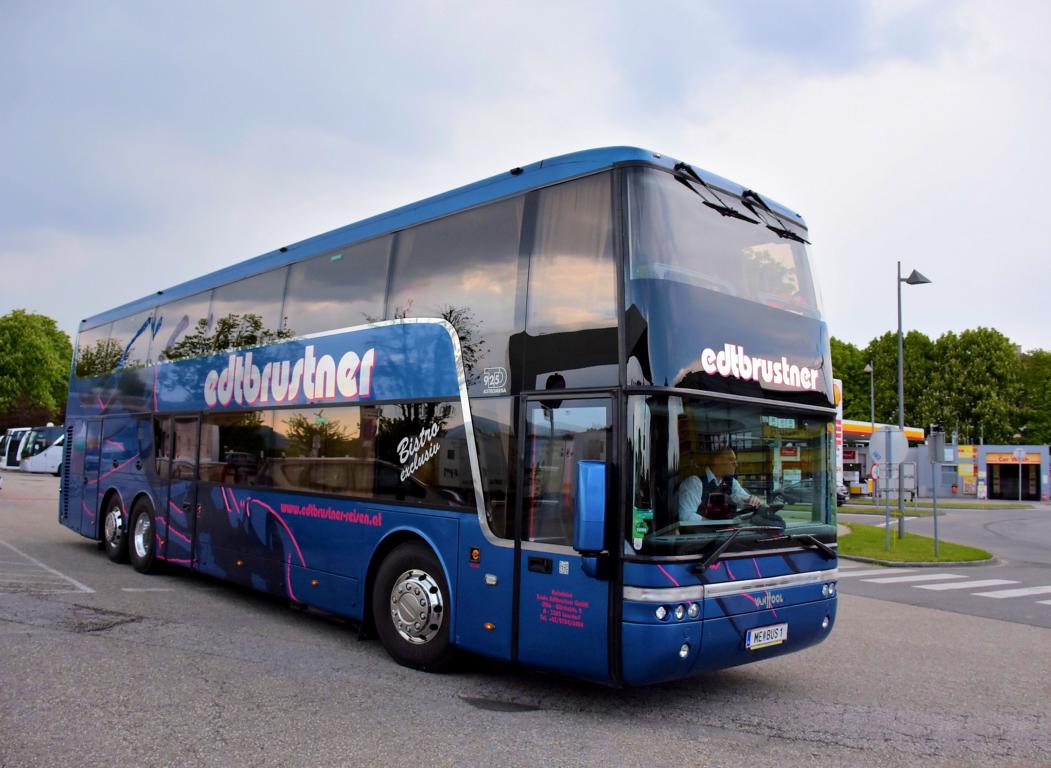 Van Hool T925 Astromega von Edtbrustner Reisen aus Nieder�sterreich in Krems.