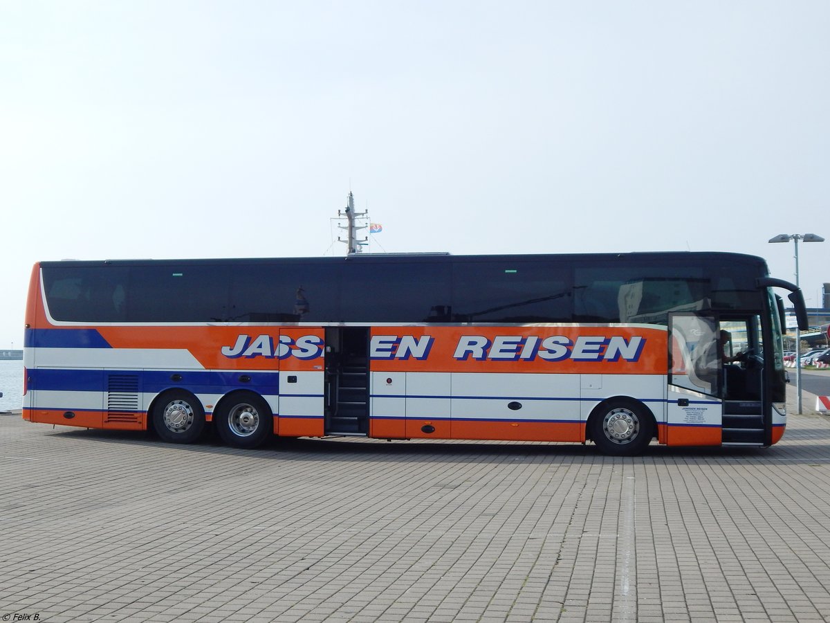 Van Hool TX17 von Janssen Reisen aus Deutschland im Stadthafen Sassnitz.