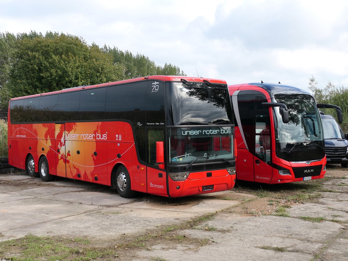 Van Hool TX17 und MAN Lion's Coach von URB aus Deutschland in Ueckermünde.