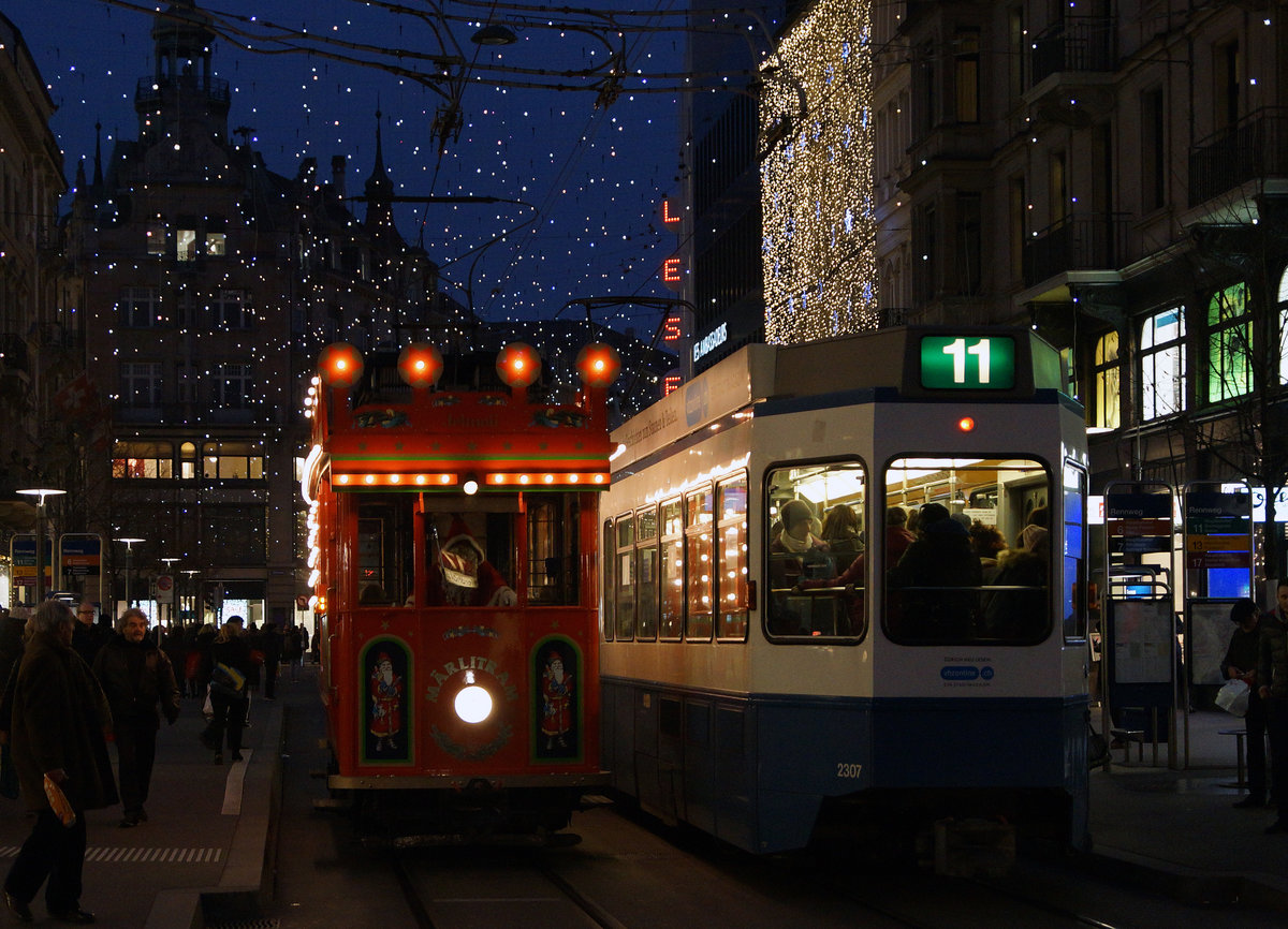 VBZ: Mit der Weihnachtsstrassenbahn  Märlitram  in Zürich unterwegs am 15. Dezember 2016.
Foto: Walter Ruetsch