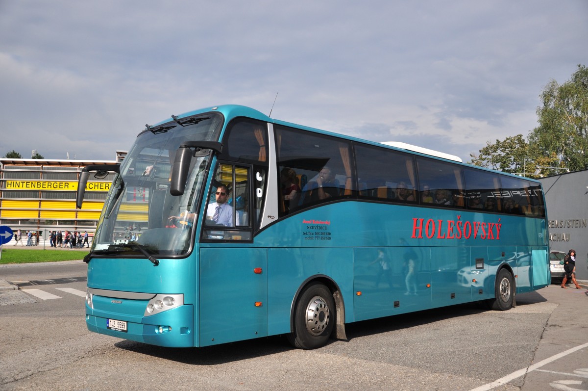 VDL Berkhof Axial aus der CZ am 20.9.2014 in Krems.