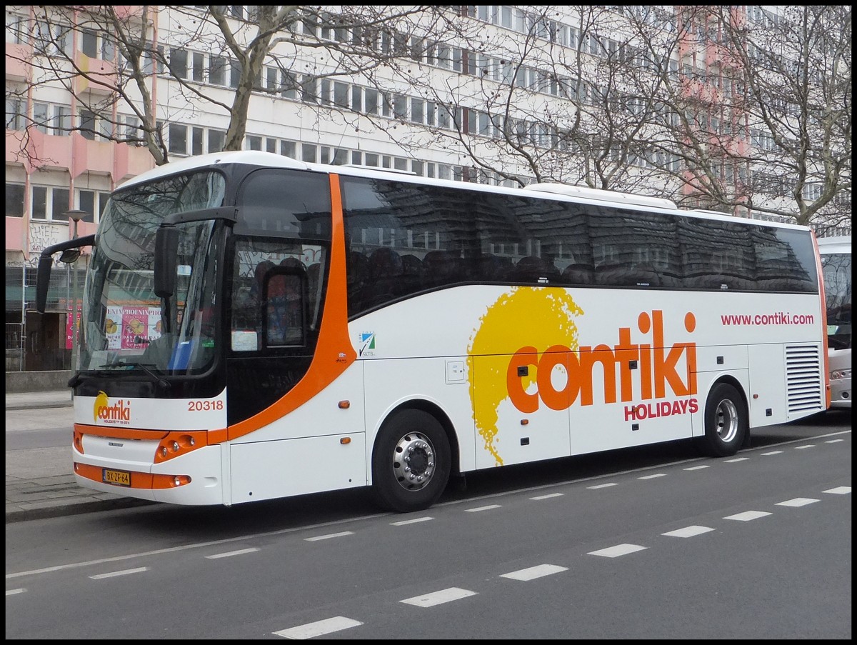 VDL Berkhof Axial von Contiki aus den Niederlanden in Berlin.