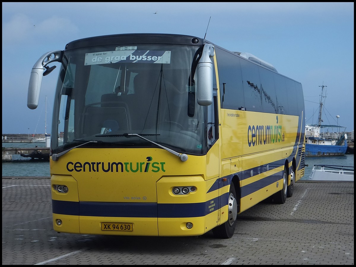 VDL Bova Magiq von CentrumTurist aus D�nemark im Stadthafen Sassnitz.