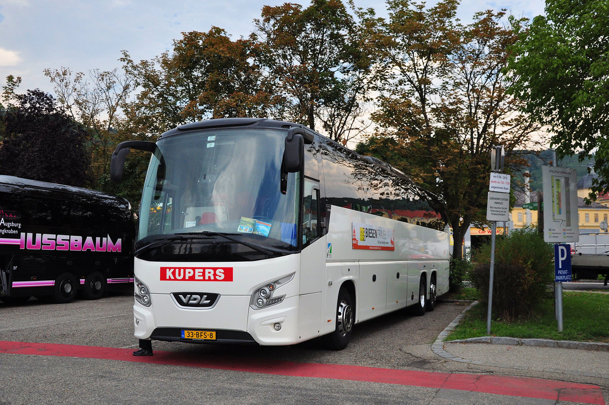 VDL Futura von Kupers Reisen.nl in Krems gesehen.