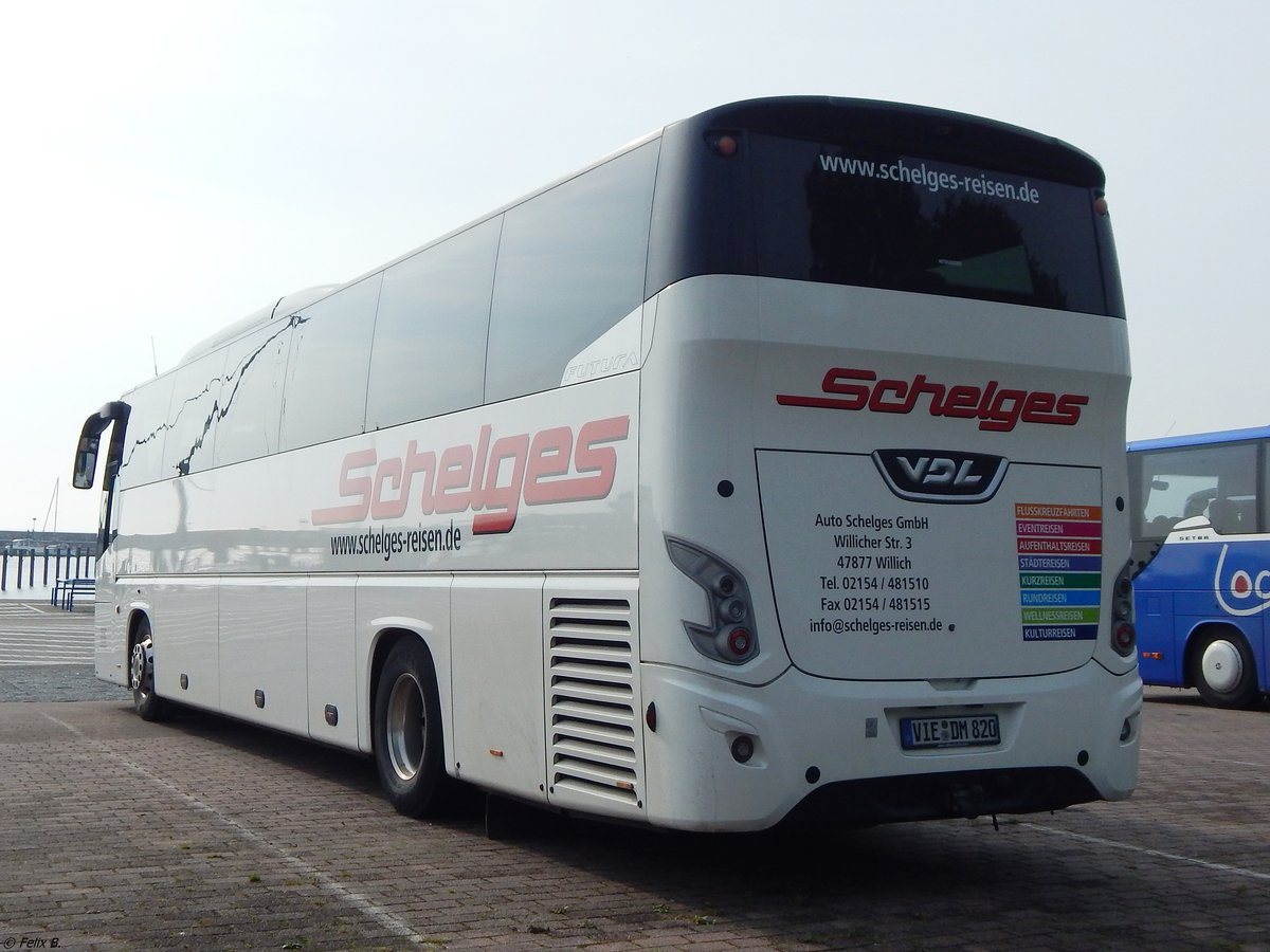 VDL Futura von Schelges aus Deutschland im Stadthafen Sassnitz. 