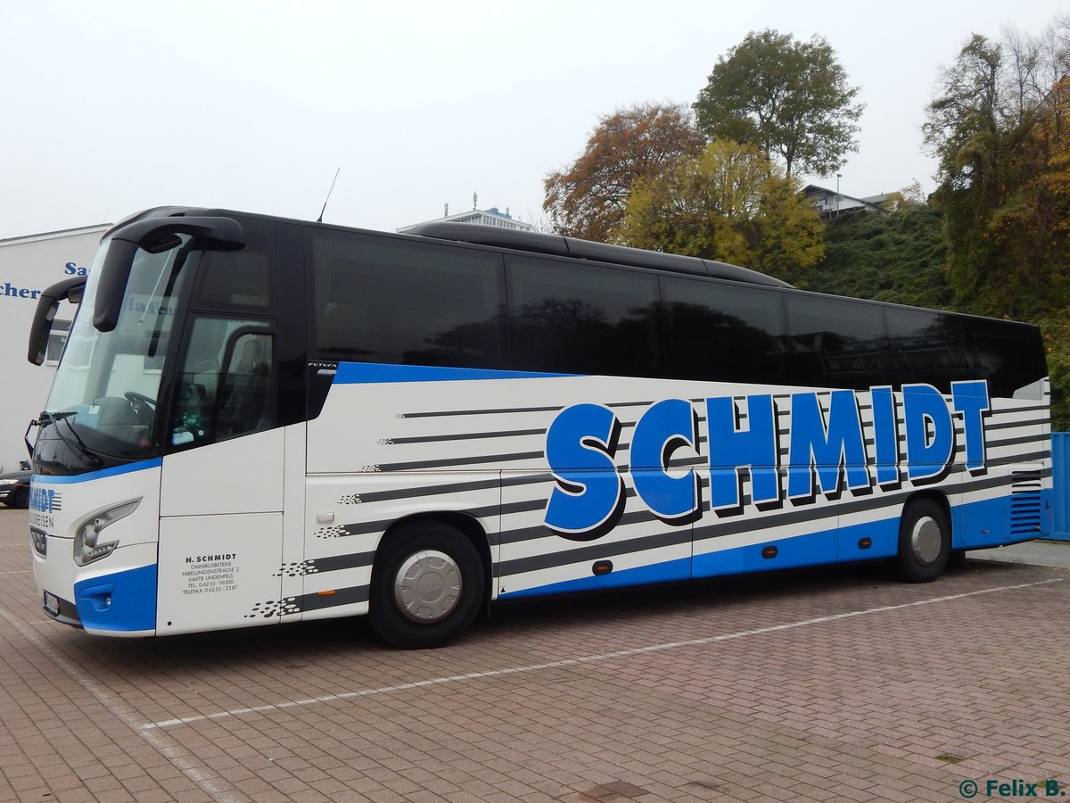 VDL Futura von Schmidt aus Deutschland im Stadthafen Sassnitz. 