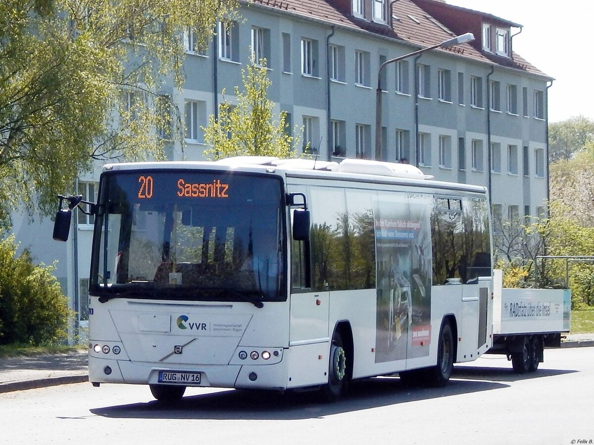 Volvo 8700 der VVR mit Anhänger in Sassnitz.