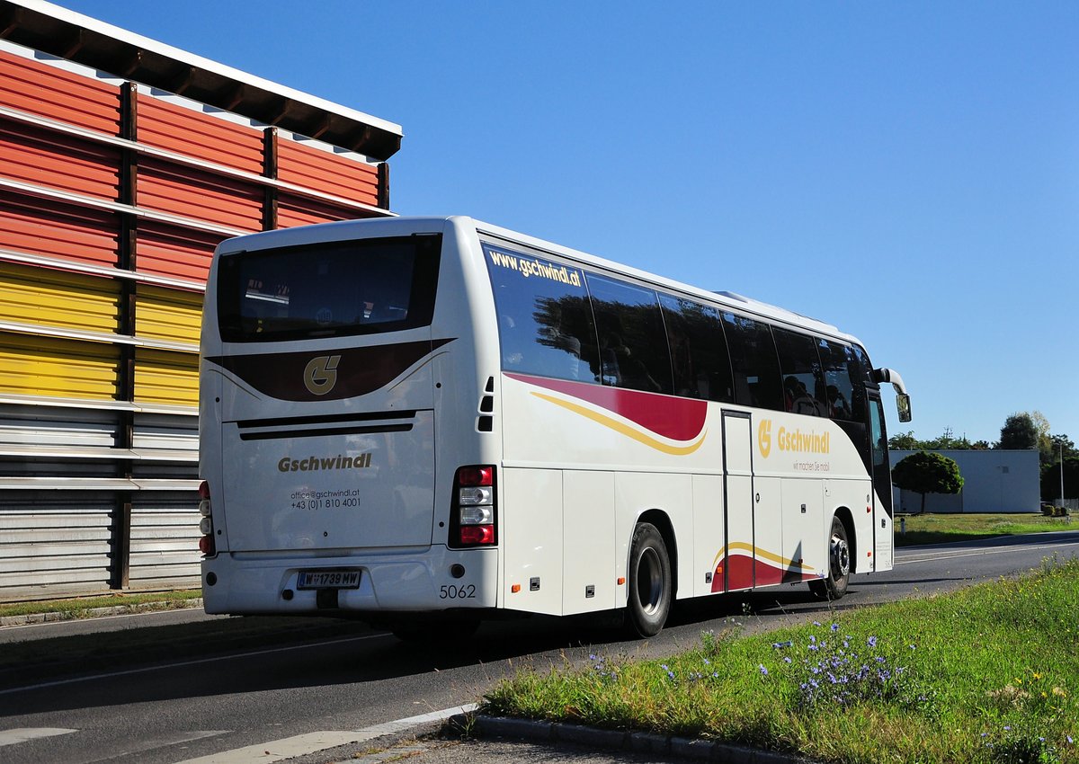 Volvo 9700 vom Autobusunternehmen Gschwindl aus Wien in Krems gesehen.