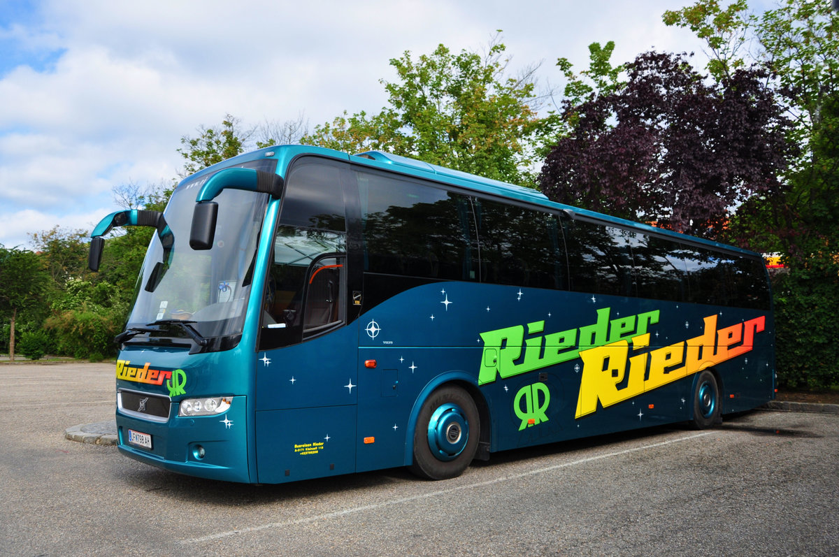Volvo 9700 von Binder Reisen aus �sterreich in Krems gesehen.