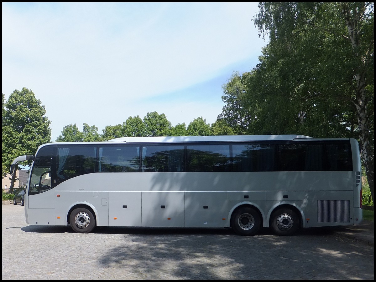 Volvo 9700 von Delta Travel aus Polen in Ravensbr�ck.