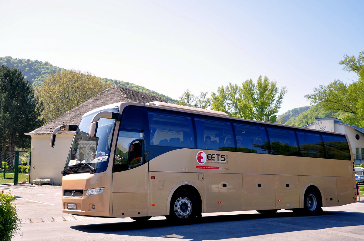 Volvo 9700 von EETS Reisen aus Ungarn in D�rnstein/Nieder�sterreich gesehen.
