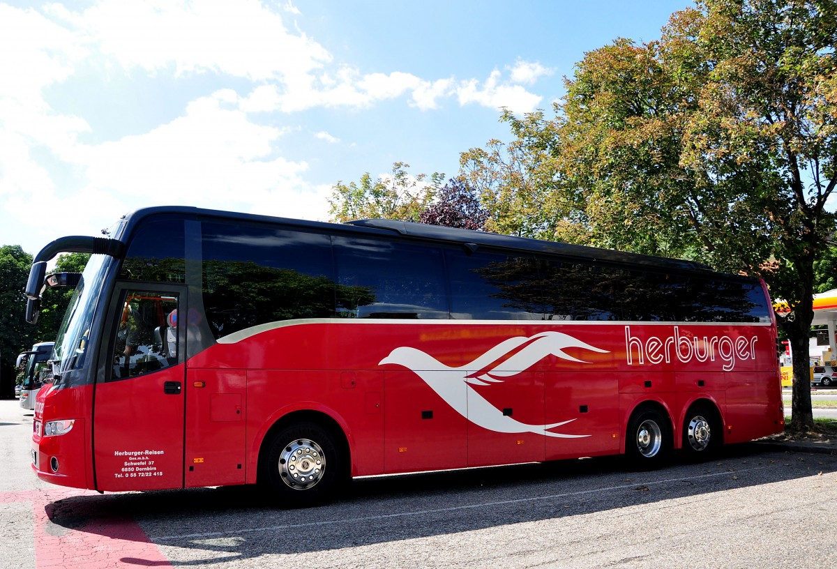 Volvo 9700 von Herburger Reisen aus �sterreich in Krems gesehen.