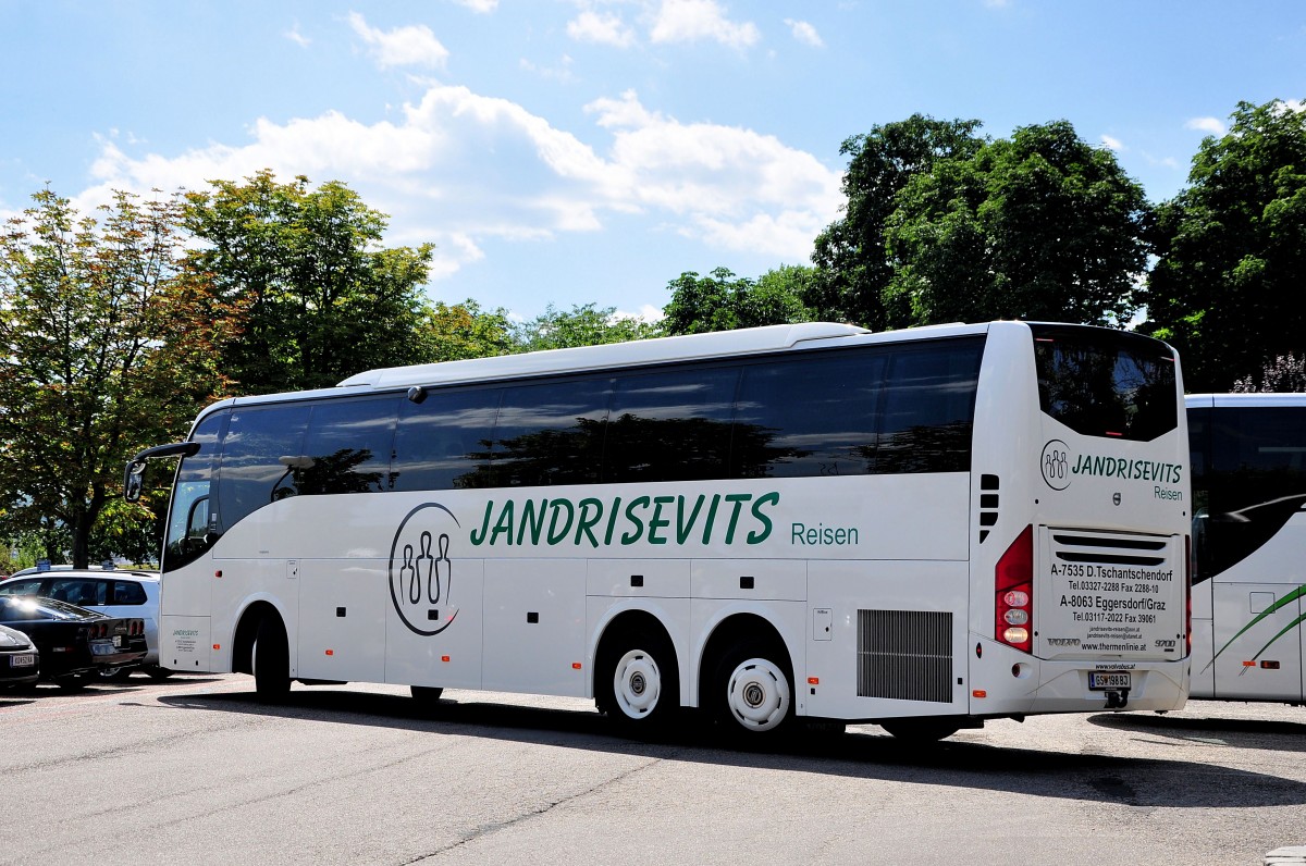 Volvo 9700 von Jandrisevits aus �sterreich in Krems gesehen.