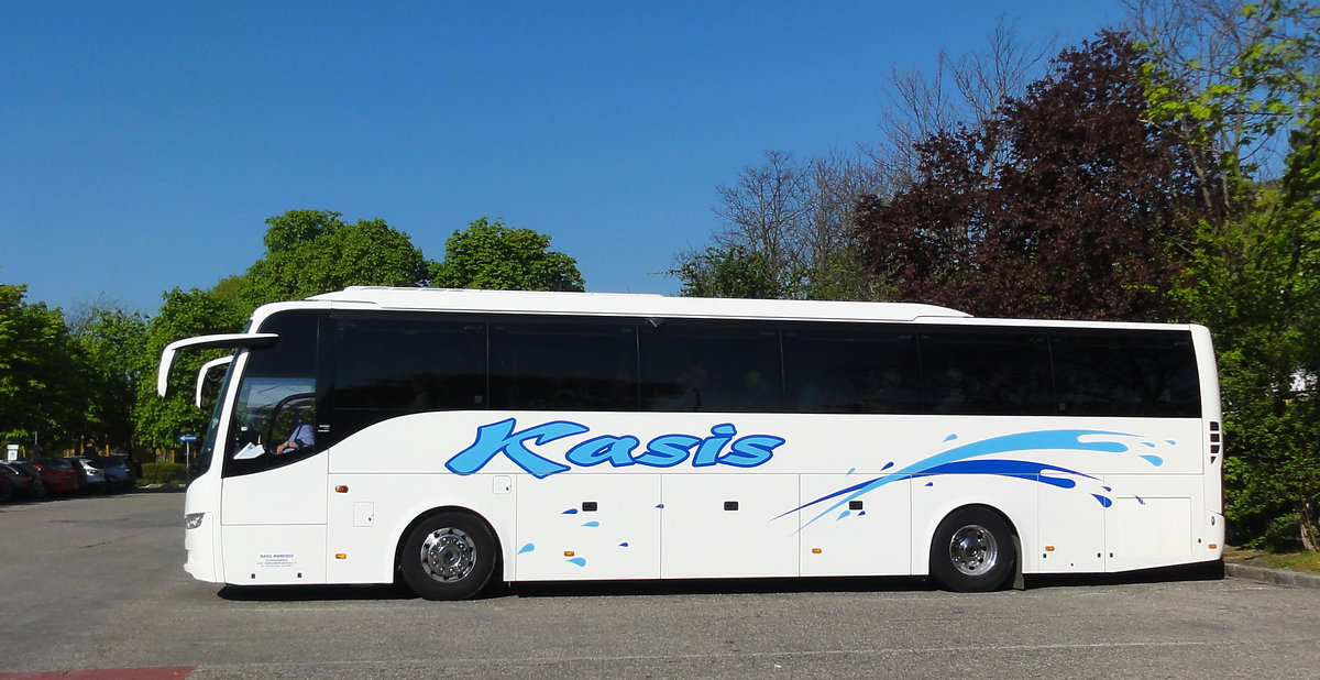Volvo 9700 von Kasis Reisen aus �sterreich in Krems gesehen.