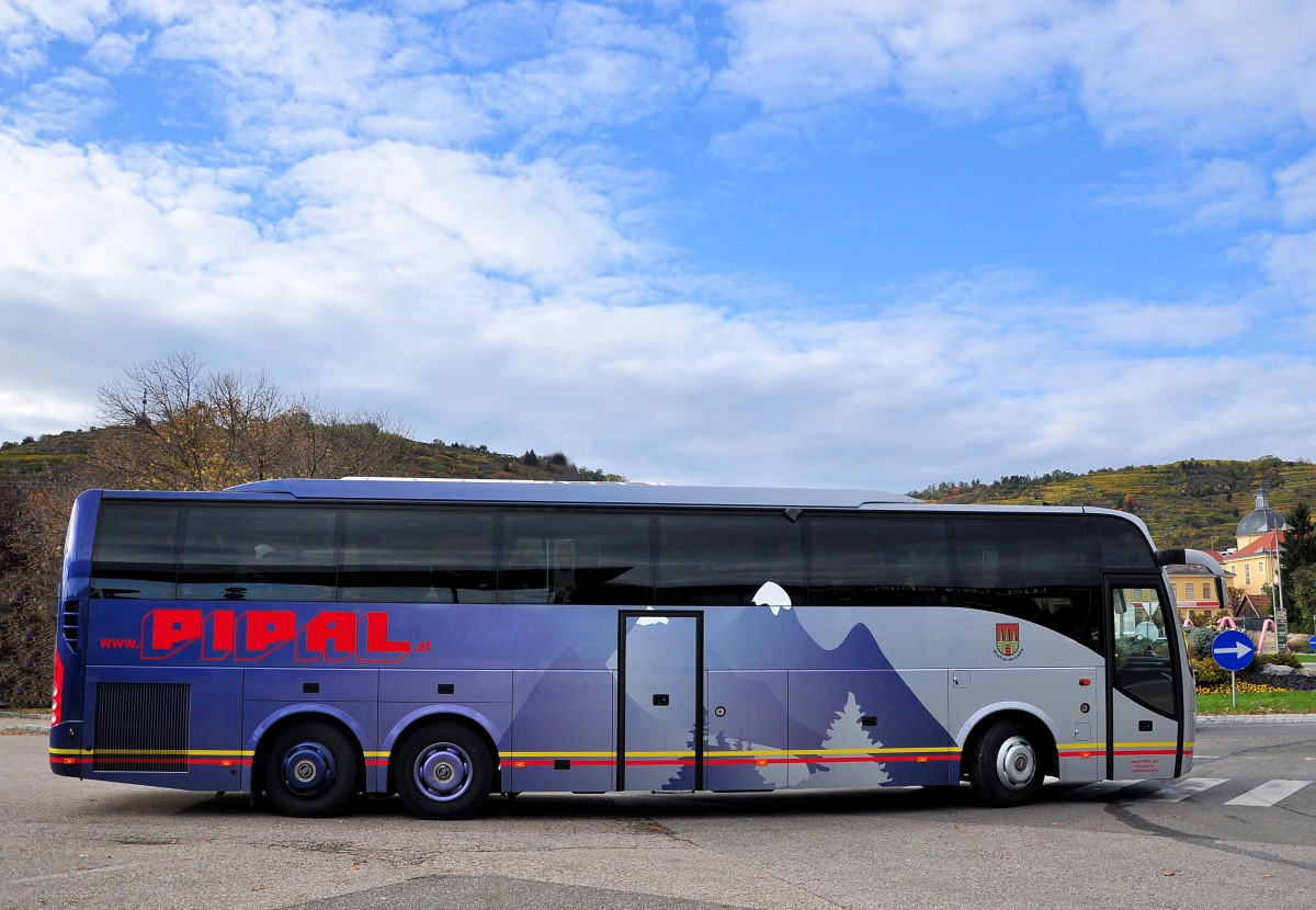 Volvo 9700 von Pipal Reisen aus �sterreich im Oktober 2013 in Krems.