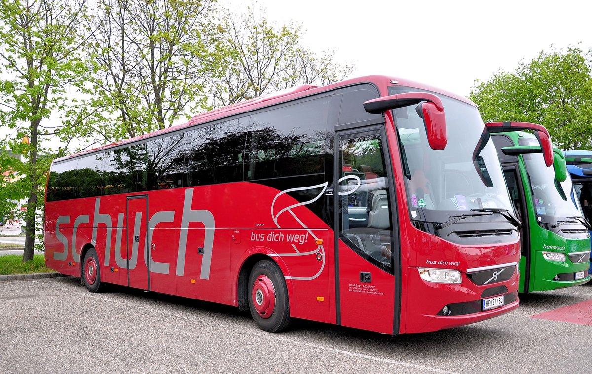 Volvo 9700 von Schuch Reisen aus �sterreich in Krems gesehen.