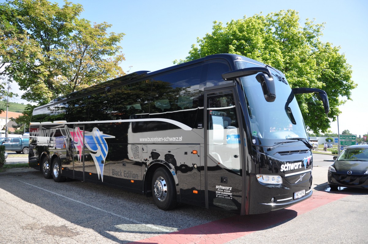 VOLVO 9700 von Schwarz Reisen aus �sterreich im Juni 2015 in Krems.