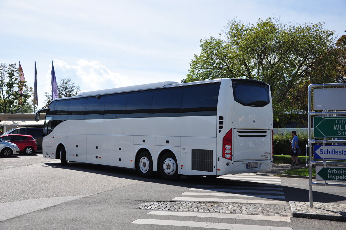 Volvo 9700 von Volvo Austria in Krems gesehen.