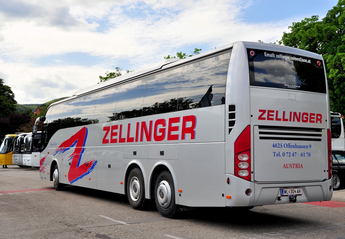 Volvo 9700 von Zellinger Reisen aus �sterreich am 10.5.2014 in Krems gesehen.