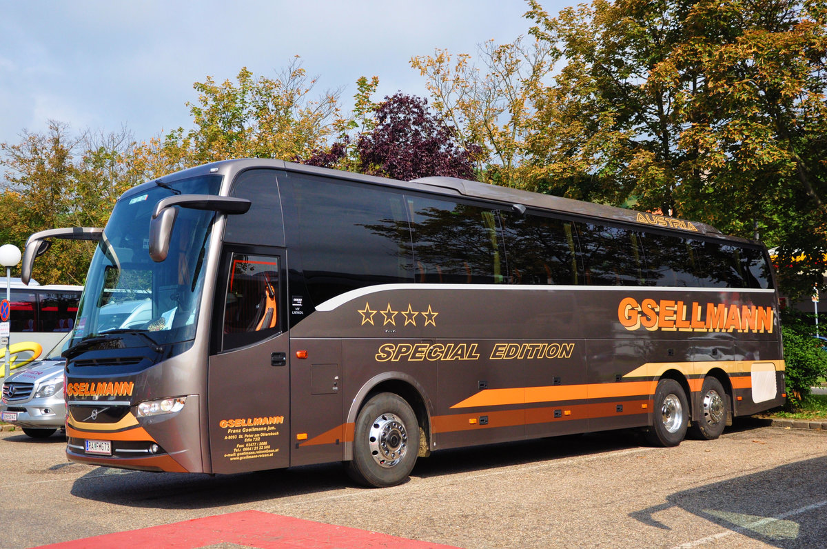 Volvo 9900 von Gsellmann Reisen aus �sterreich in Krems gesehen.