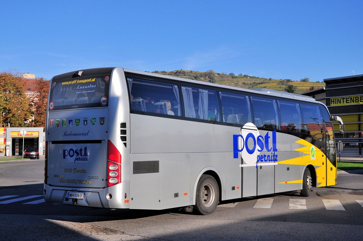 VOLVO 9900 von Postl Reisen aus �sterreich am 18.10.2014 in Krems.