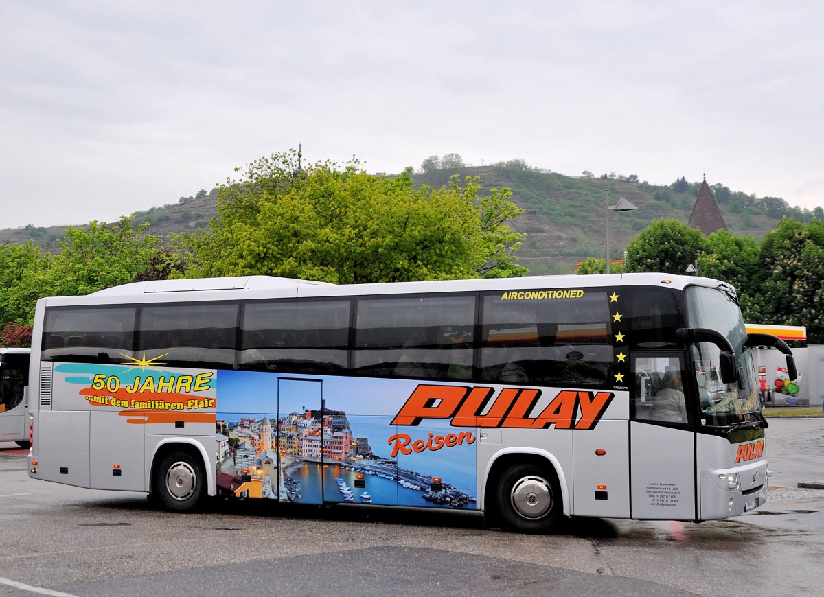 Volvo 9900 von Pulay Busreisen aus �sterreich im Mai 2014 in Krems gesehen.