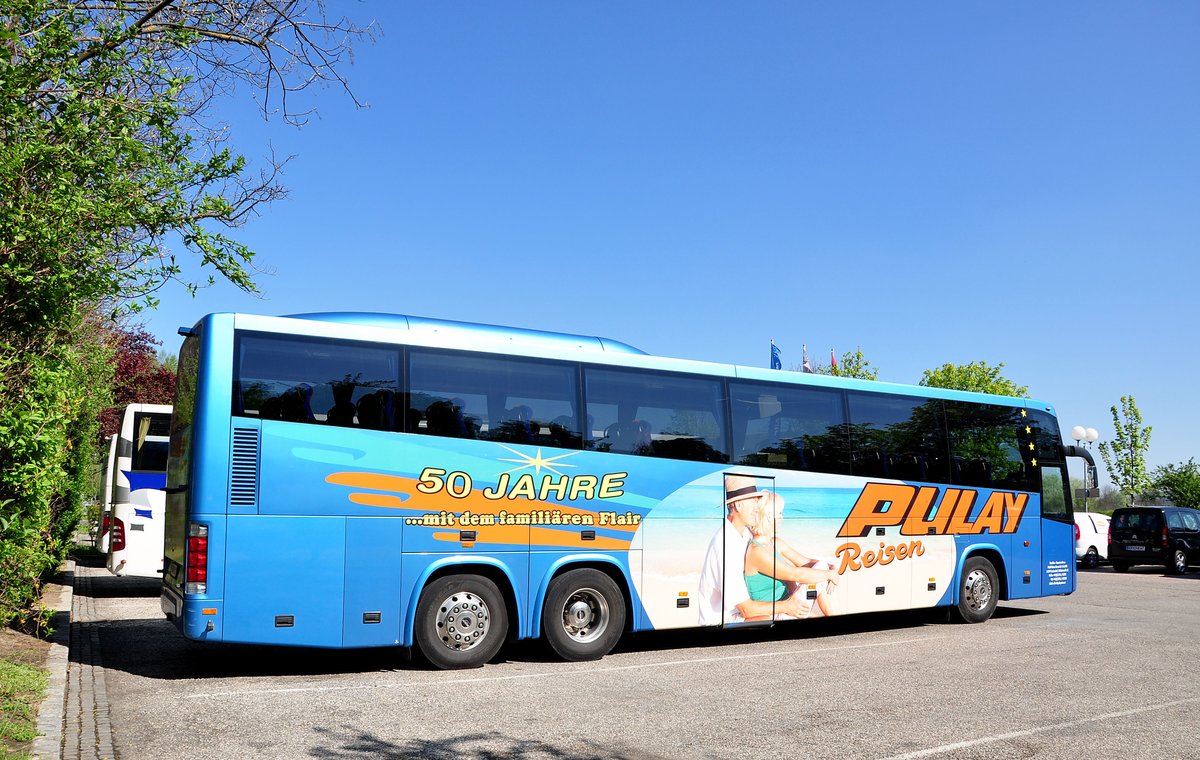 Volvo 9900 von Pulay Reisen aus Nieder�sterreich in Krems gesehen.