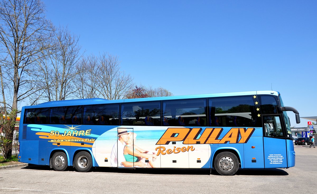 Volvo 9900 von Pulay Reisen aus Nieder�sterreich in Krems gesehen.