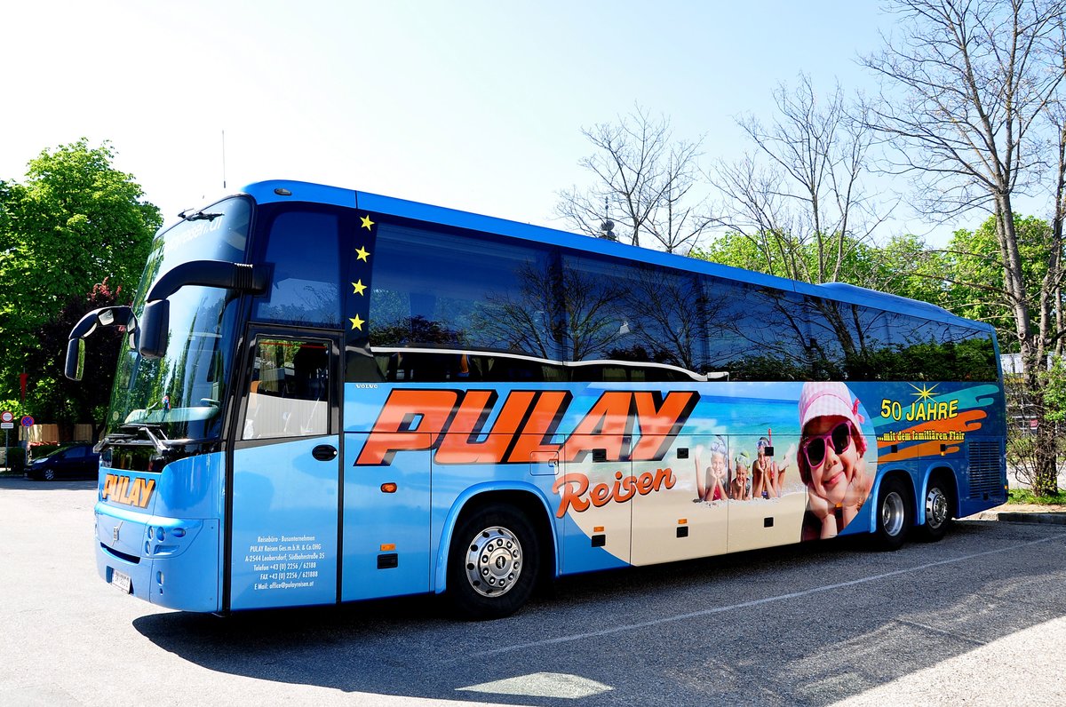 Volvo 9900 von Pulay Reisen aus Nieder�sterreich in Krems gesehen.