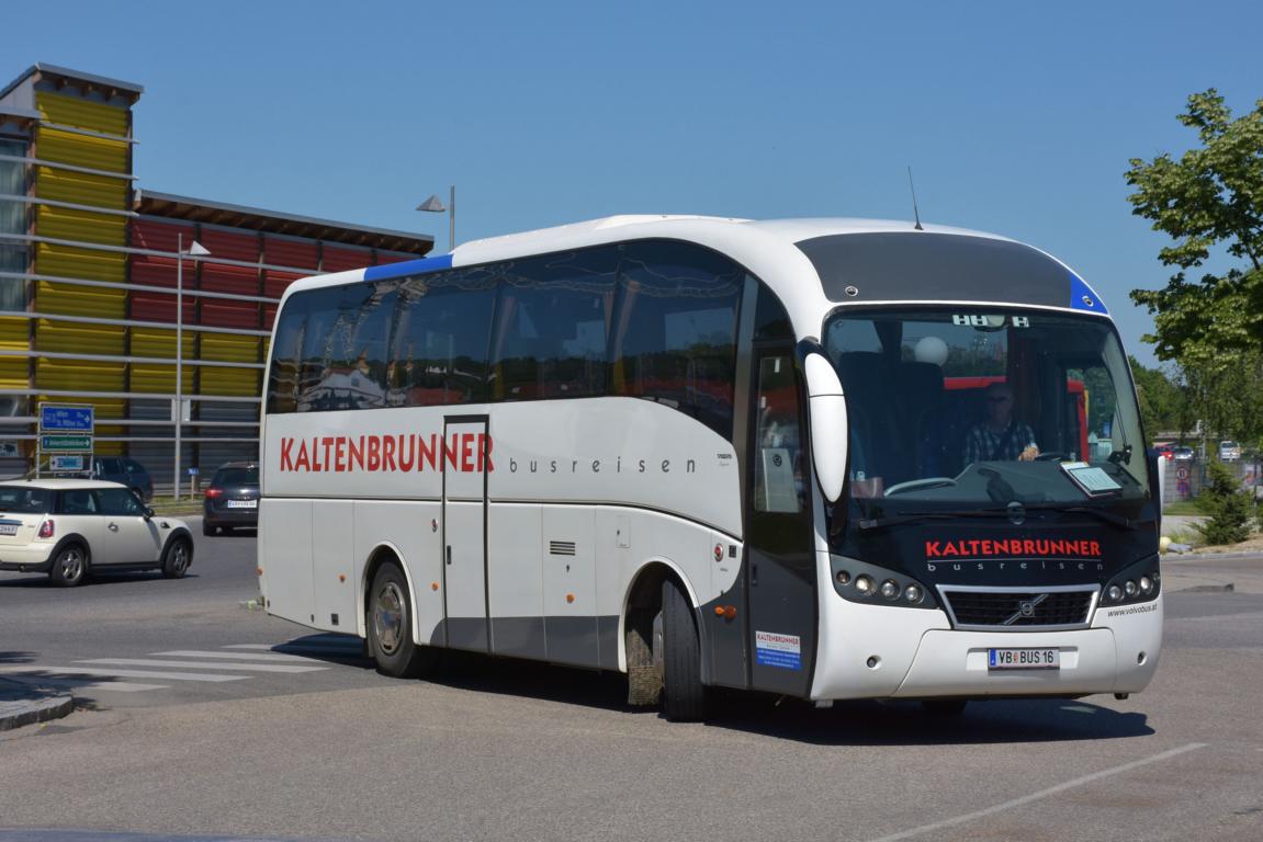 Volvo Sunsundegui von Busreisen KALTENBRUNNER aus Ober�sterreich in Krems.