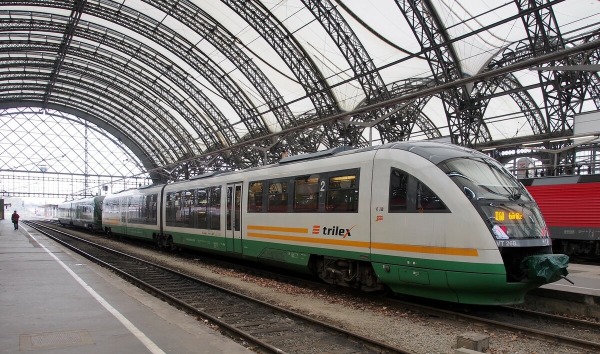 VT 26 B Trilex im Hbf Dresden am 15.Okt.2014.