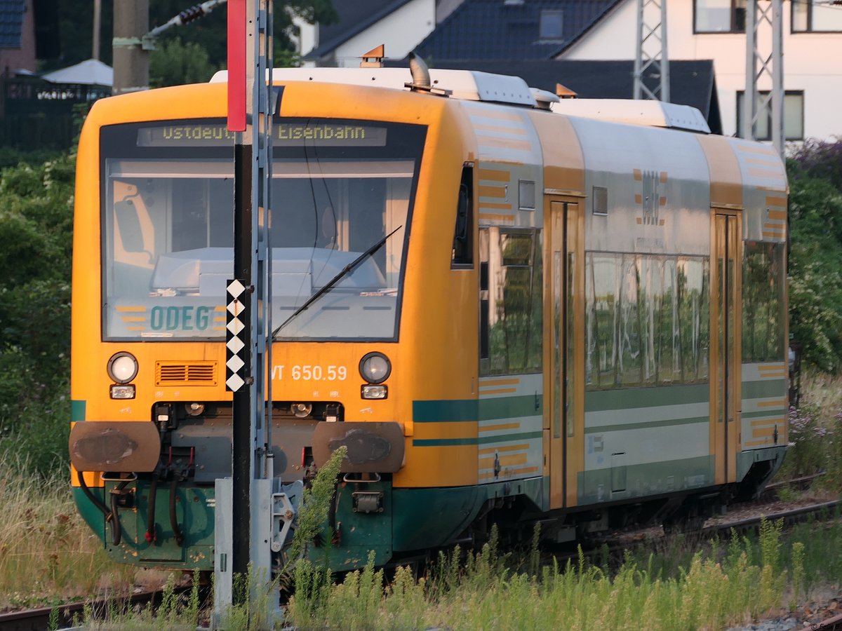 VT 650.59 der ODEG als Reservewagen in Sassnitz. (Leider war kein bessere Foto möglich.