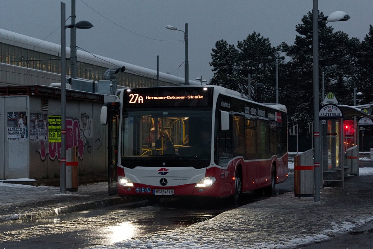 Wiener Linien Citaro 2 Euro 6 WN 8189 als Linie 27A bei der Haltestelle Kagran U, 07.02.2018

